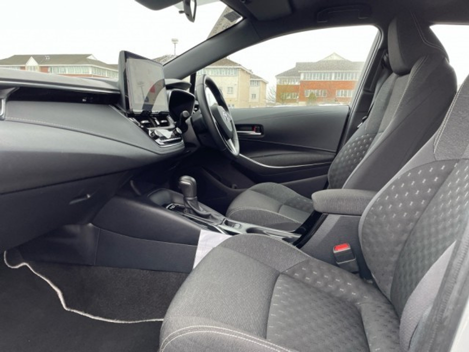 2024 Toyota Corolla Tourer Estate Hybrid - Luna Edition - 1.8 Automatic - EUR 180 Road Tax - Full Service History // Front Electric Windows // Rear Electric Windows // Electric Mirrors // Apple Carplay // Android Auto €30,895