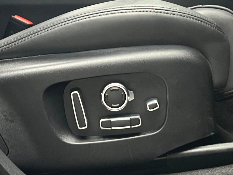 2024 Land Rover Range Rover Velar HSE P400e *PAN ROOF* €65,990