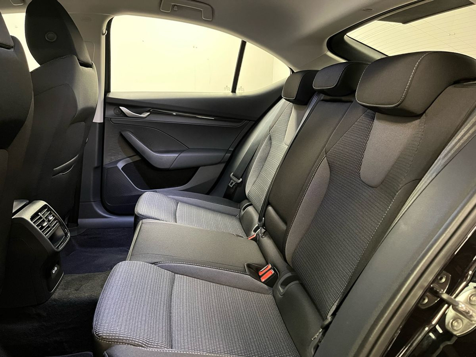 2025 Skoda Octavia Selection 2.0TDI 115BHP - Reversing Camera - Climate Control - Cruise Control - Apple CarPlay/Android Auto - Auto Lights/Wipers €32,950