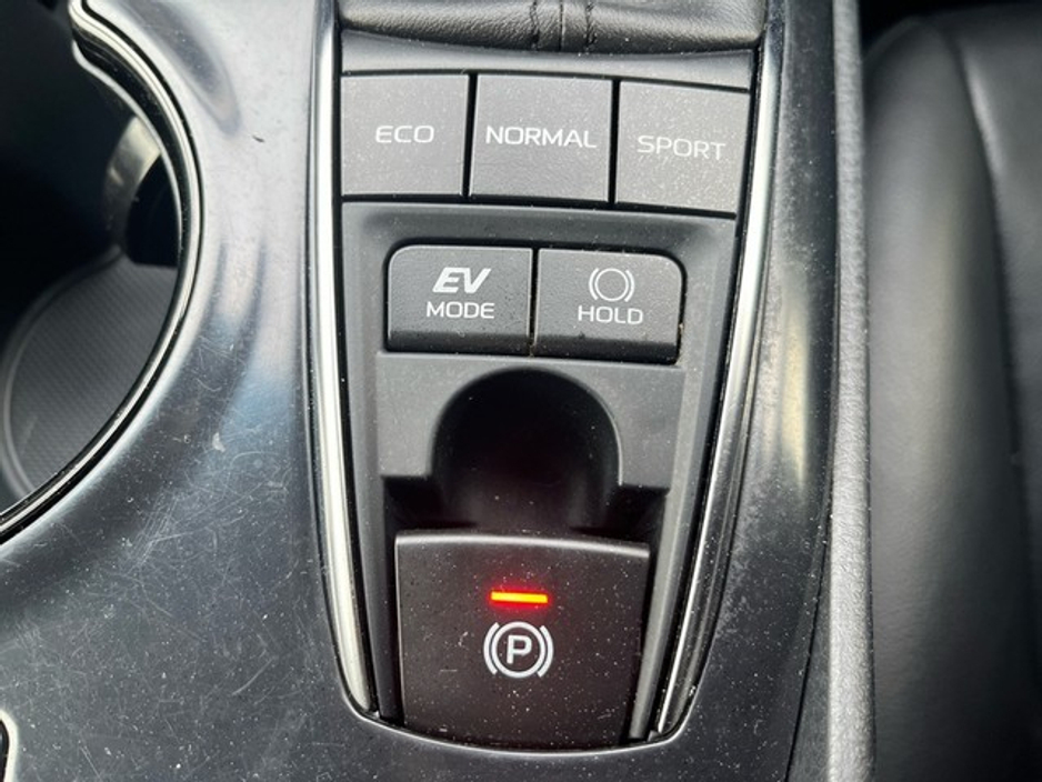 2021 Toyota Camry  €32,888