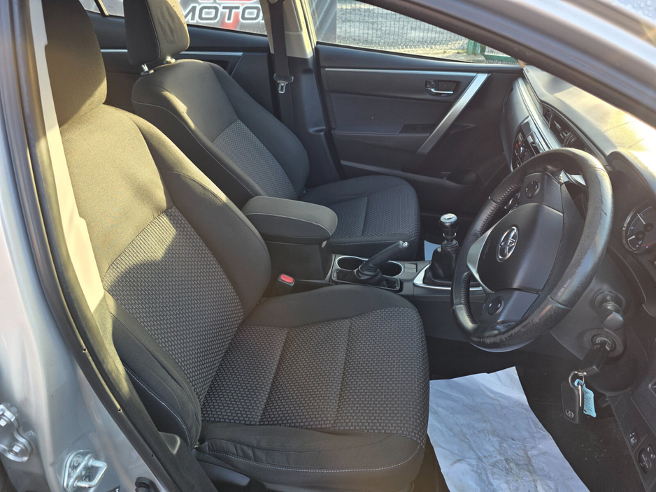 2015 Toyota Corolla D-4D 90 (1.4) Aura €8,950