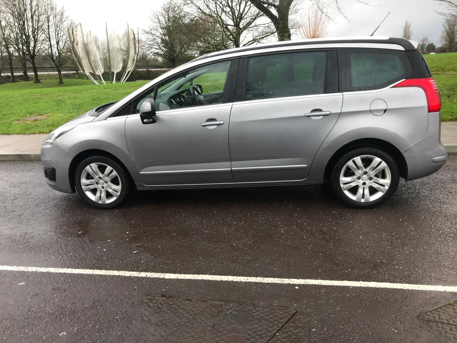 2017 Peugeot 5008 FAMILY 1.6 BLUE HDI 120 L LEATHER €7,950