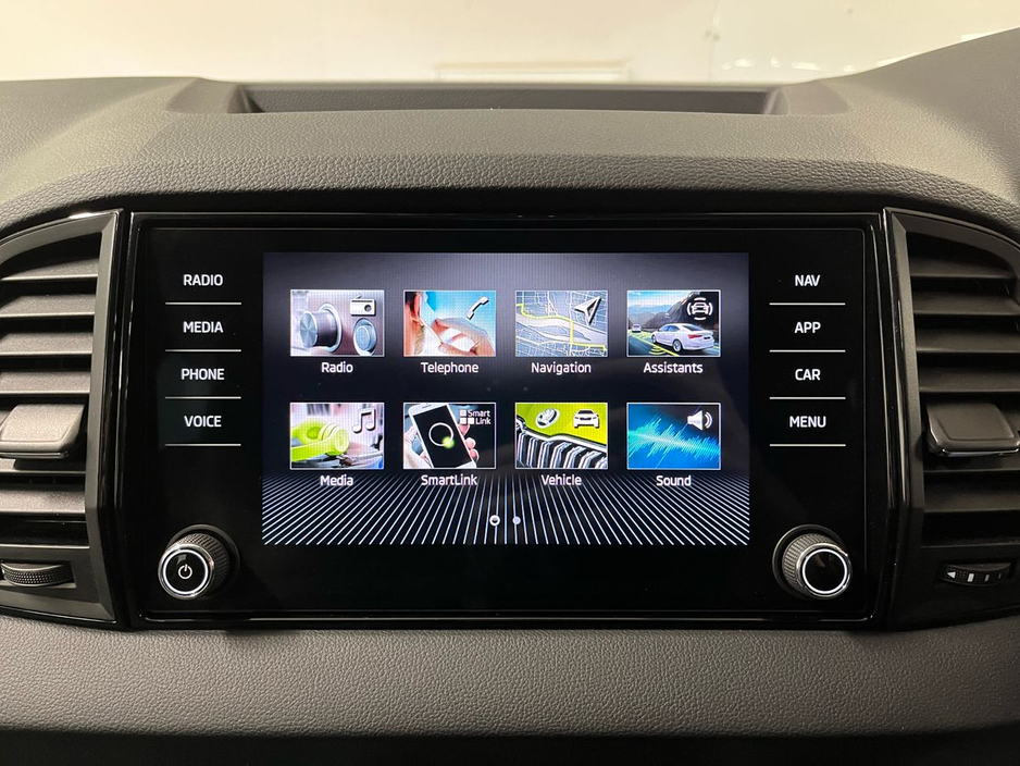 2025 Skoda Karoq Selection 2.0TDI 115BHP - Reversing Camera - Climate Control - Cruise Control - Auto Lights/Wipers - Apple CarPlay/Android Auto €36,950