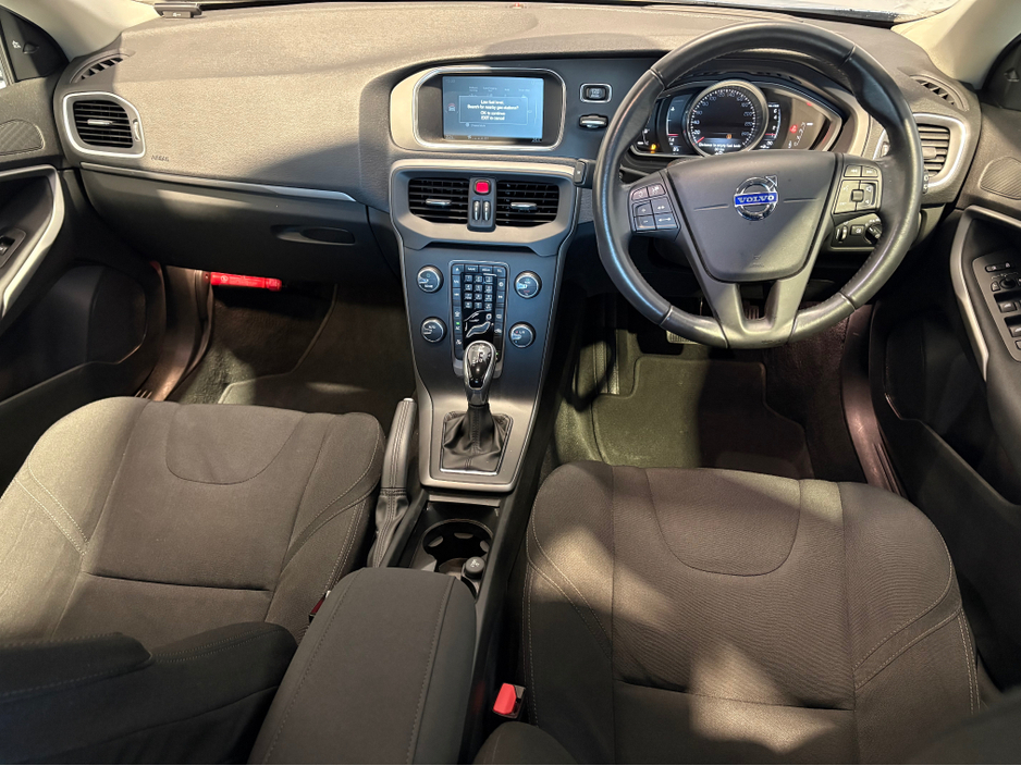 2015 Volvo V40 LOW KMS - AUTO - NEW NCT - REVERSE CAMERA €10,950