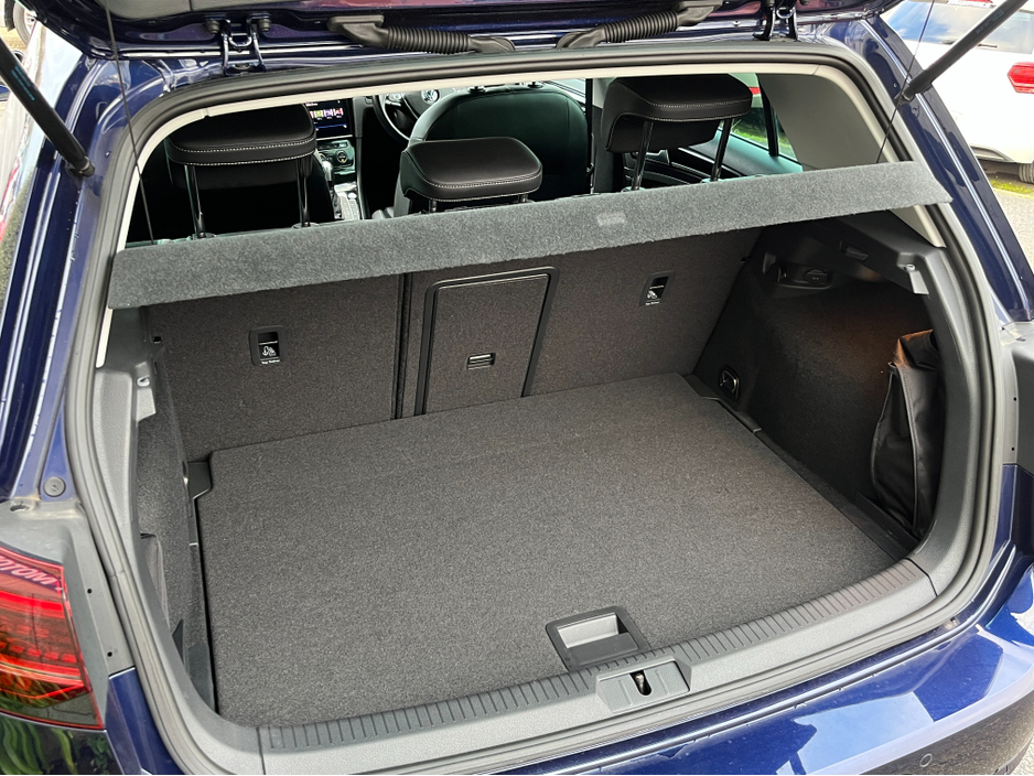 2020 Volkswagen Golf HIGHLINE MEISTER AUTOMATIC 1.4 PETROL //ONLY 7576 MILES//MASSIVE SPEC//DYNAUDIO SOUND SYSTEM//HEATED LEATHER SEATS//ELECTRIC DRIVERS SEAT//KEYLESS ENTRY// €24,950