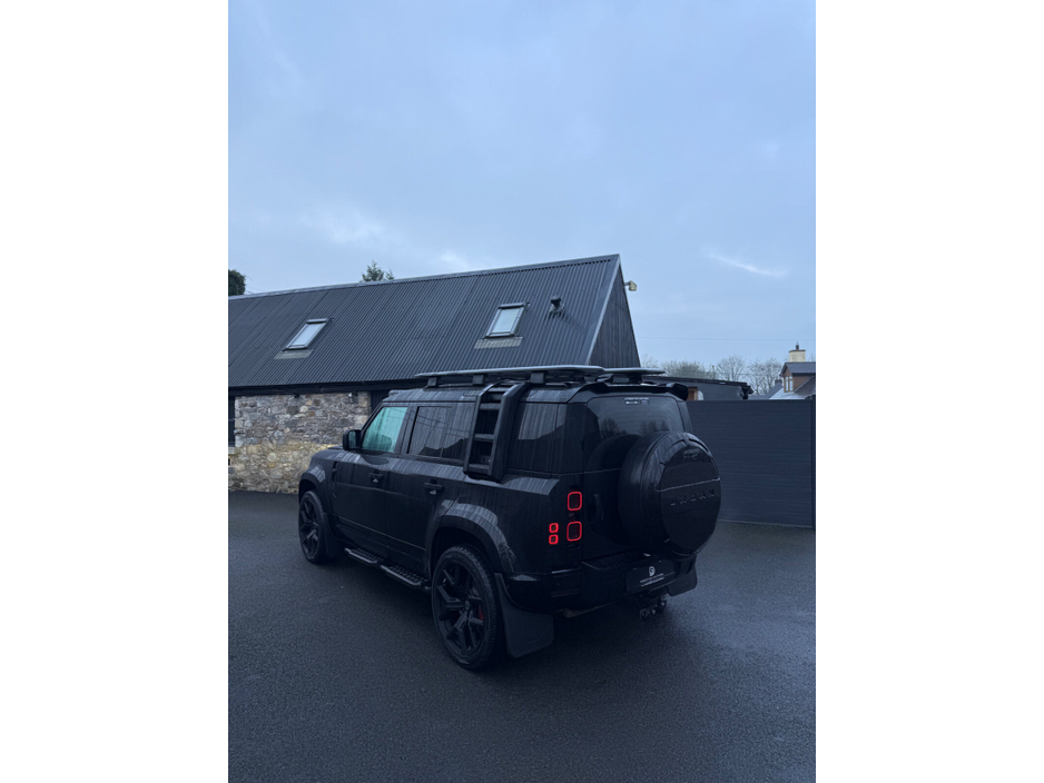 2021 Land Rover Defender  €63,995