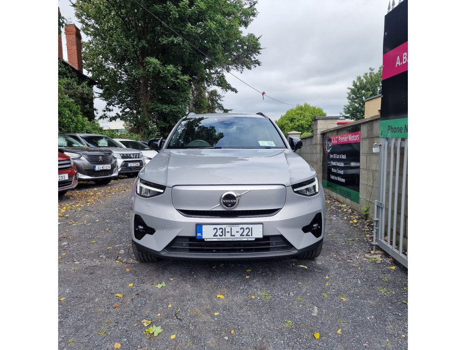 2023 Volvo XC40  €34,950