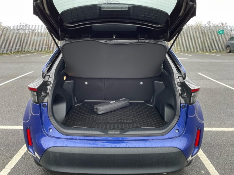 2024 Toyota Yaris Cross - LunaSport - BiTone - 1.5 Hybrid - Automatic - 1 Free Service @ 45,000 kms - EUR 180 Tax // Remote Central Locking // Front Electric Windows // Rear Electric Windows // Electric Mirrors // Heated Mir €29,799