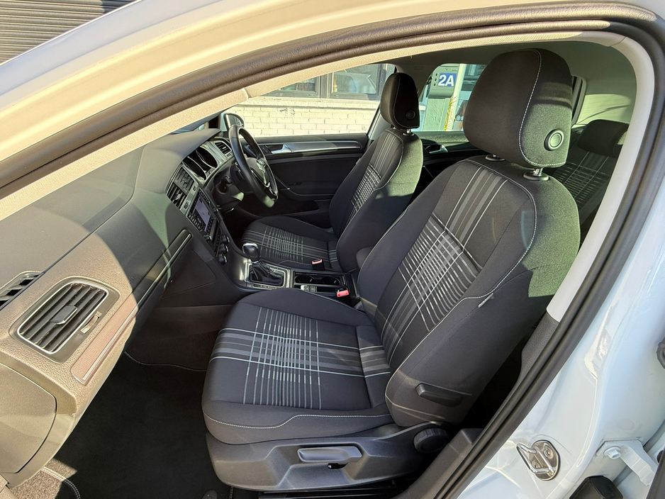 2015 Volkswagen Golf  €14,990