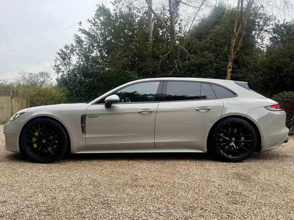 2023 Porsche Panamera 4 E-HYBRID SPORT TURISMO *Colossal Specification* €87,950
