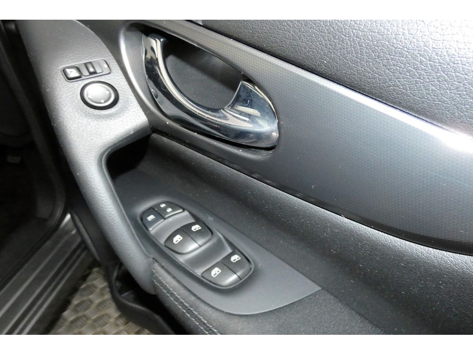 2016 Nissan Qashqai 1.2 SV CVT MY16 *GLASS ROOF*SAT NAV*REVERSE CAM* €14,890