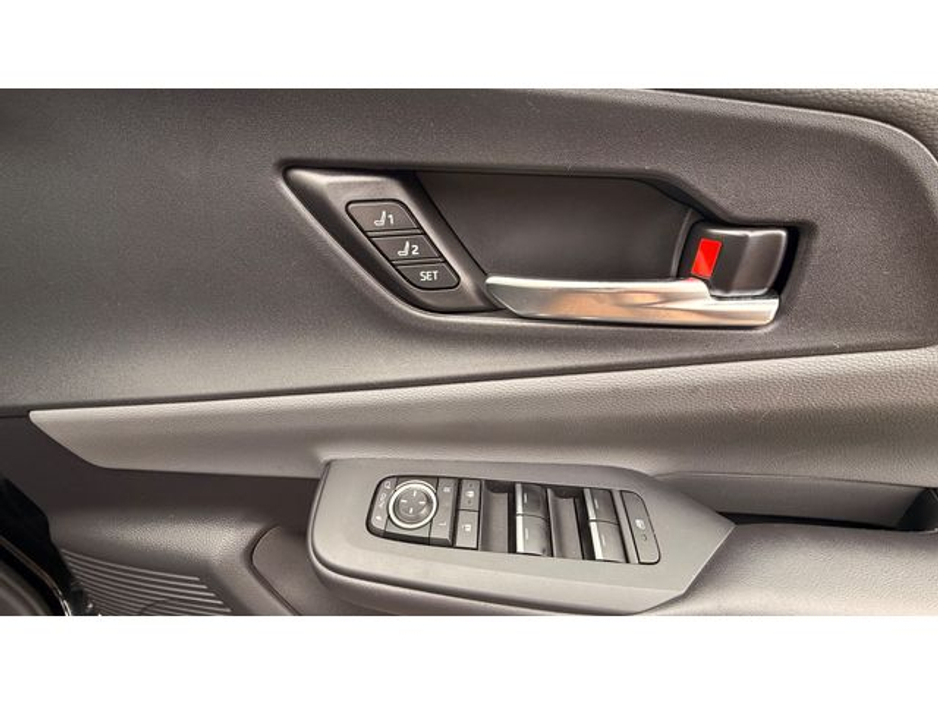 2023 Toyota Prius Prius Plug-in Hybrid 4DR Auto €31,990