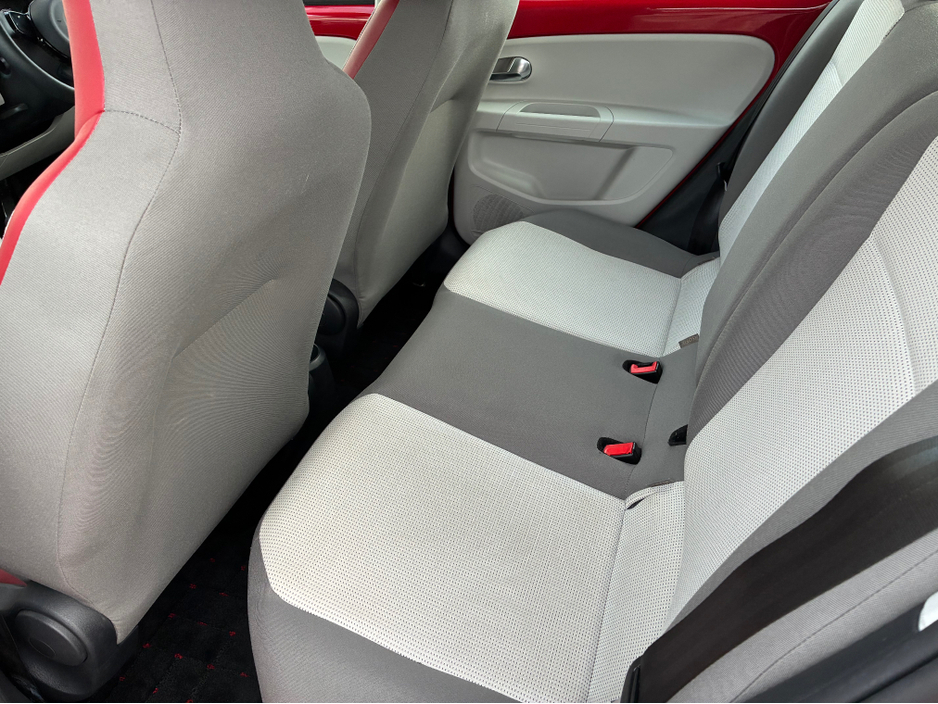 2016 Volkswagen up! DBA-AACHY 5DR €10,750