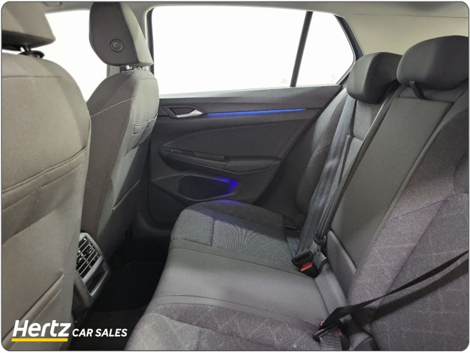 2023 Volkswagen Golf LIFE 2.0 TDI 115HP Diesel Manual €26,995