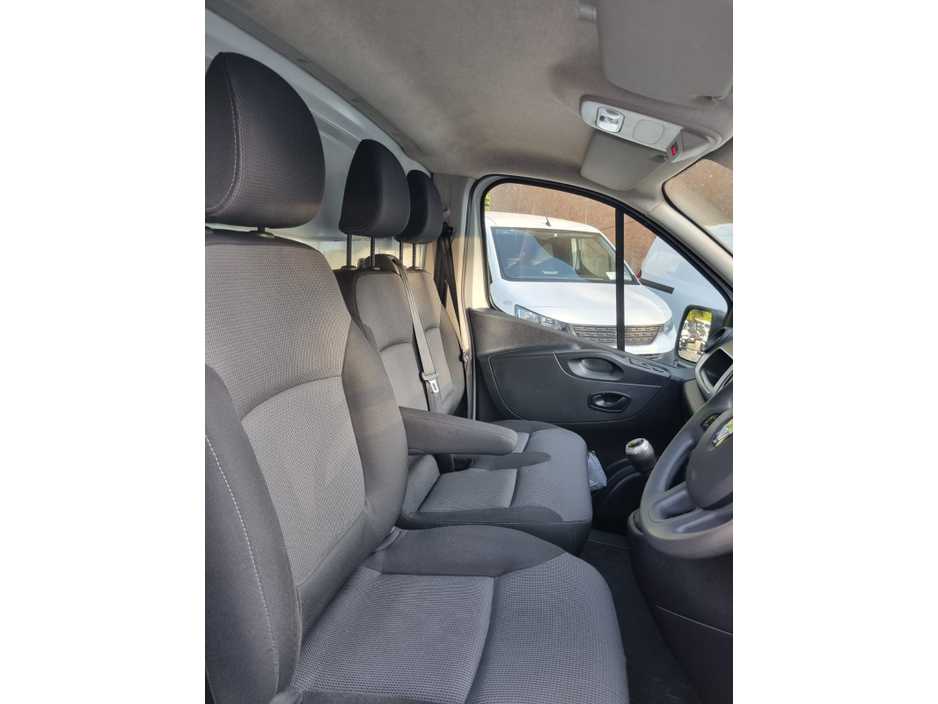 2021 Renault Trafic LL30 ENERGY DCI 120 BUSINESS P €13,500