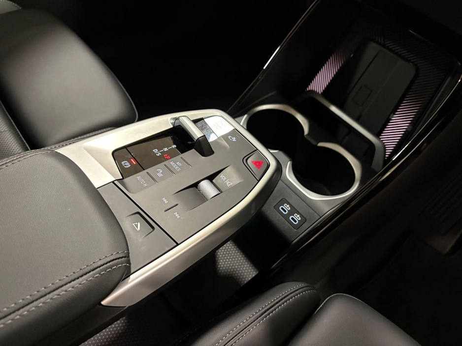 2025 BMW X1 25e M-SPORT PRO X-DRIVE=FULL LEATHER//ONLY 11000 MILES//AS NEW=BMW WARRANTY UNTIL 06/2028=TAILORED FINANCE PACKAGES AVAILABLE=TRADE IN'S WELCOME €52,995