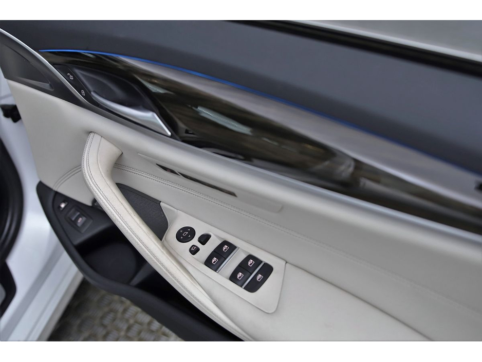 2020 BMW 5 Series 530E SE PLUG-IN HYBRID *BEIGE LEATHER*HEAD-UP DISPLAY*360PAN CAM*