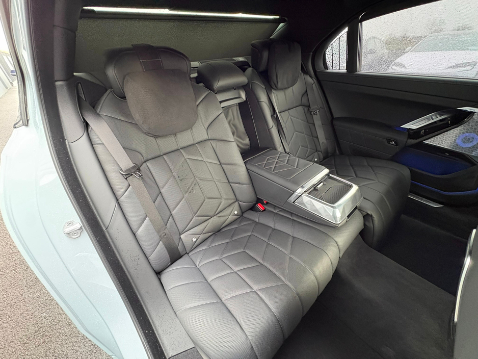 2025 BMW 7 Series M760e xDrive M Sport Pro [Ultimate Pack] €134,995