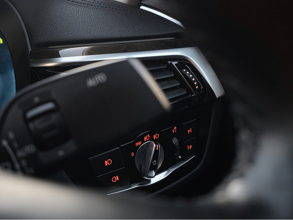 2017 BMW 5 Series ( 172 REG ) 523D LUXURY UPGRADED PACK EDITION FULL LEATHER ELECTRIC HEATED SEATS - 360 REVERCE CAMERA - PRIVACY GLASS €24,950