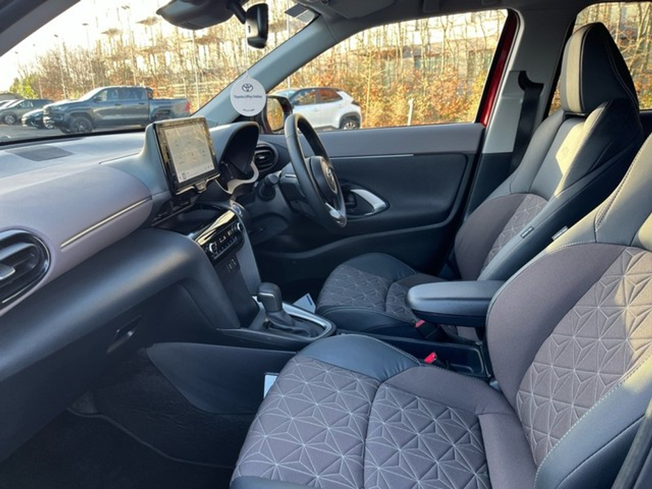 2024 Toyota Yaris Cross CROSS SOL 4DR AUTO €31,950