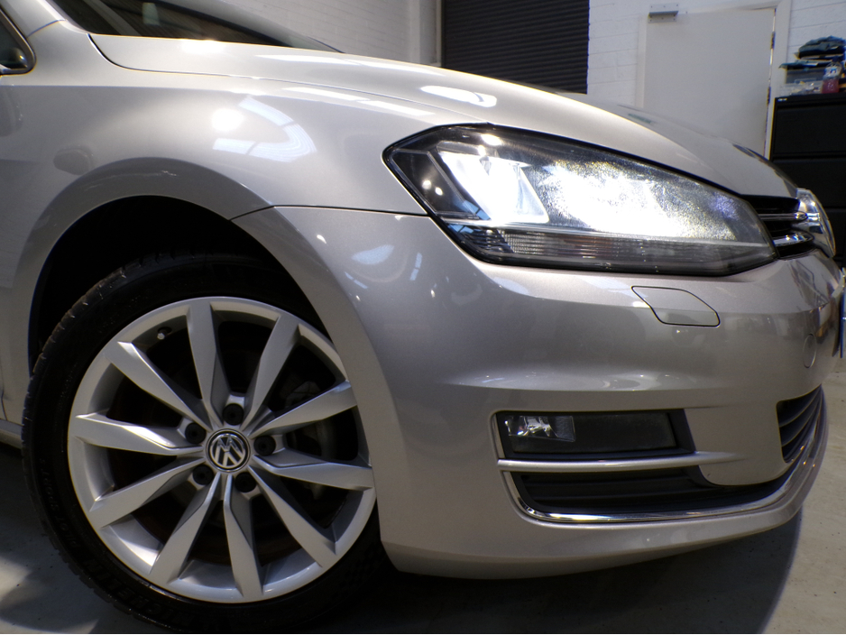 2015 Volkswagen Golf *ONLY 45,000*AUTO*VW GOLF 1.4 TSI HIGH-LINE*COLOUR CAMERA WITH ADAPTIVE CRUISE*UP-GRADED VW ALLOYS*XL MEDIA*HIGH-LINE BODY STYLING*FLAT-BOTTOM SPORT STEERING WHEEL WITH PADDLE SHIFT*RADAR ASSIST**ANTI €14,900