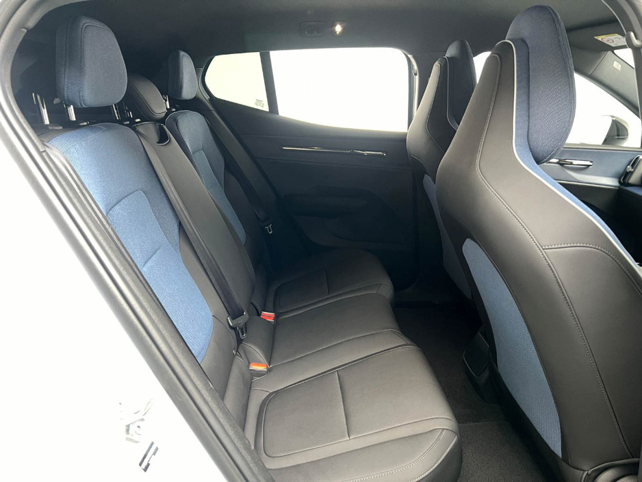 2024 Volvo EX30 PLUS PERFORMANCE AWD 69KWH 422HP €34,990