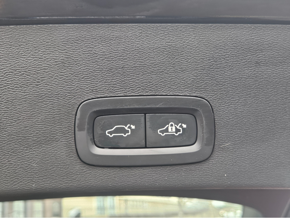 2023 Volvo XC40 PHEV T4 PLUS BRIGHT 5DR A AUTO €30,950