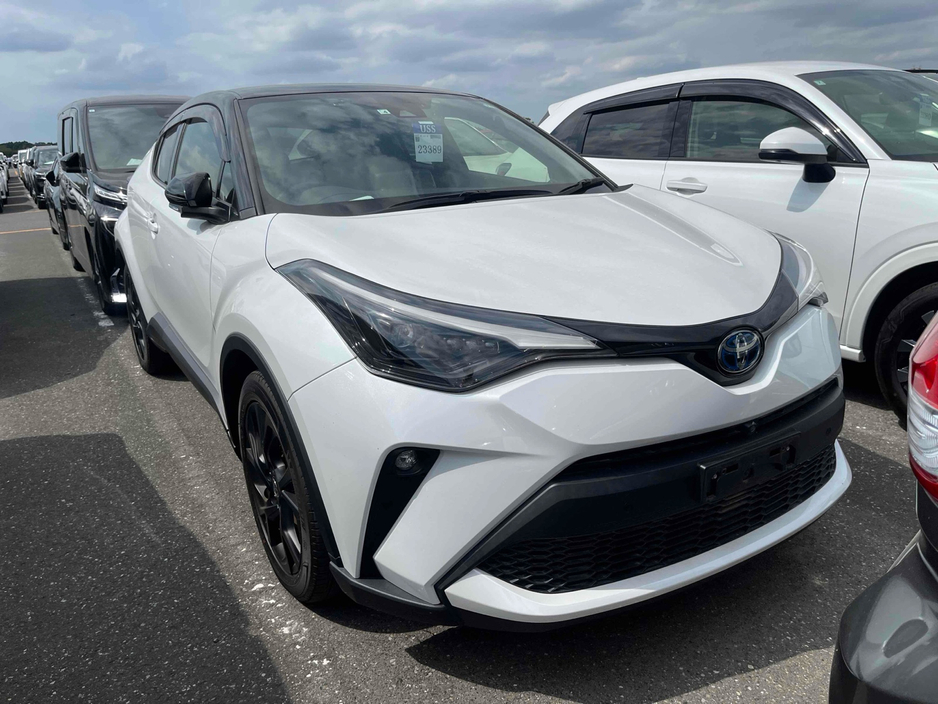 2022 Toyota C-HR SOL NERO HYBRID AUTOMATIC 1.8 PETROL //HIGH SPEC//HALF LEATHER HEATED SEATS//KEYLESS ENTRY//REVERSE CAMERA// €25,950