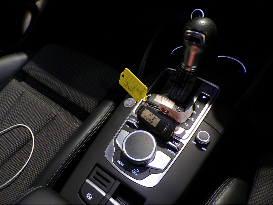 2018 Audi A3 Sportback S-LINE SPORTBACK*FACELIFT MODLE*AUTO*HEATED LEATHER ELECTRIC S-LINE SEATS*PARKING SENSORS WITH COLOUR CAMERA*ADAPTIVE CRUISE CONTROL*PADDLE SHIFT*FULL SAFETY PACK* €21,900