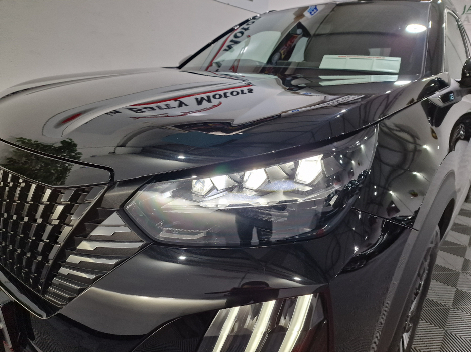 2024 Peugeot 2008 EV GT (50KWH BATTERY) AUTOMATIC **ONE OWNER / TOP SPEC / APPLE CARPLAY / CRUISE CONTROL / HALF LEATHER / KEYLESS ENTRY / REVERSE CAMERA / WIRELESS PHONE CHARGING / PEUGEOT WARRANTY 03|2027** €25,900