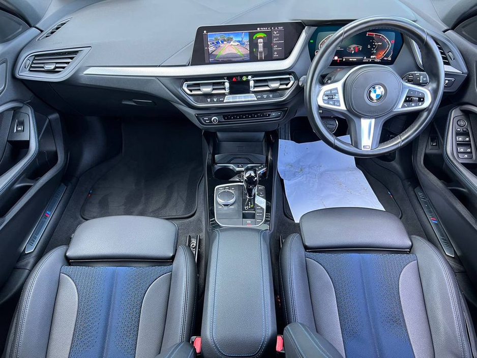 2022 BMW 1 Series 118d M-SPORT 2.0 AUTO // 18" DIAMOND CUT ALLOYS // 360 DEGREE SURROUND PARKING SENSORS // WIRELESS CHARGING BAY €29,950