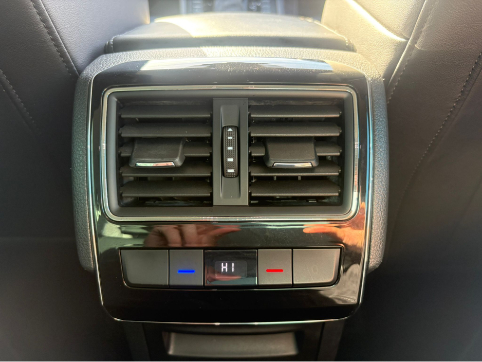 2023 Skoda Superb COMBI ESTATE STYLE AUTOMATIC 2.0 TDI DIESEL 150HP //HIGH SPEC//FULL LEATHER//ADAPTIVE CRUISE CONTROL//SAT NAV//KEYLESS ENTRY// €33,950