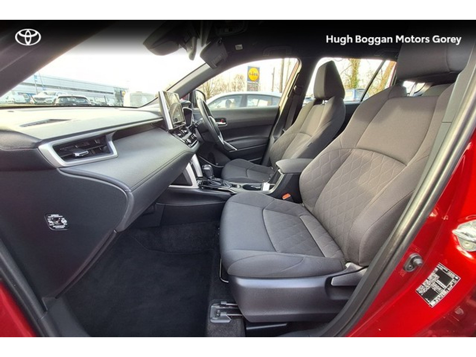 2024 Toyota Corolla Cross CROSS LUNA 1.8 €34,950