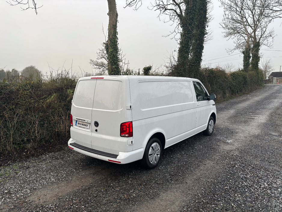 2021 Volkswagen Transporter  €19,998