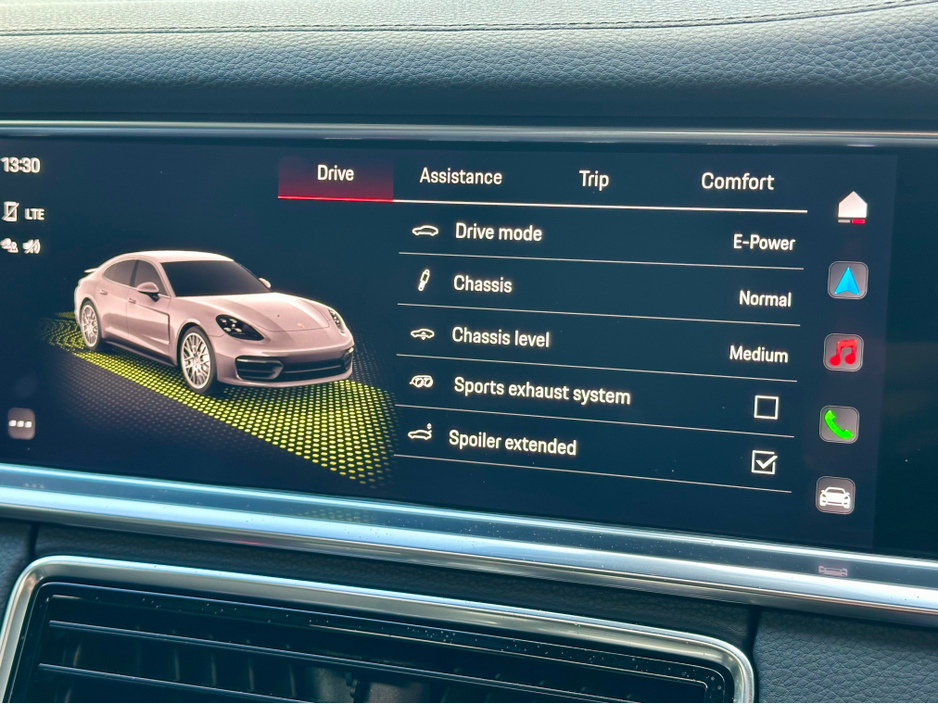 2022 Porsche Panamera 2+2 E-HY E-HYBRID CARBON TRIM €84,950