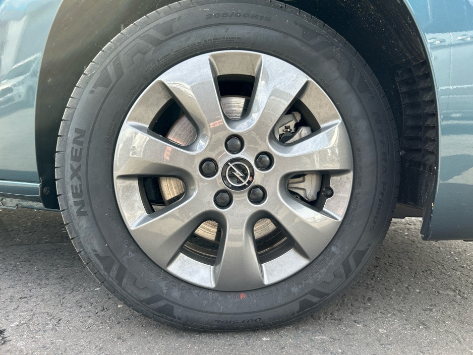 2026 Opel Combo Life Auto Wheelchair Accessible. 130bhp €35,700