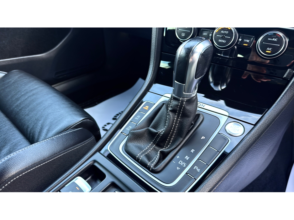 2015 Volkswagen Golf GOLF R 300BHP / AUTO / DSG / 4MOTION / LEATHER / 12MONTH WARRANTY / 90,000 €24,900