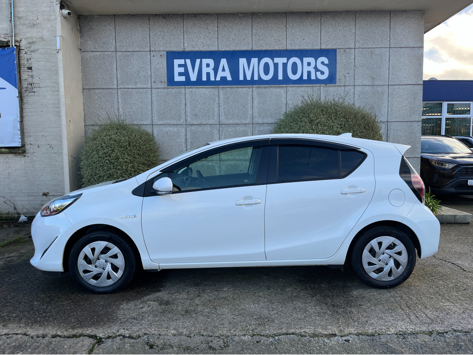 2020 Toyota Aqua AUTOMATIC HYBRID 1.5 PETROL //KEYLESS ENTRY//REVERSE CAMERA// €13,950