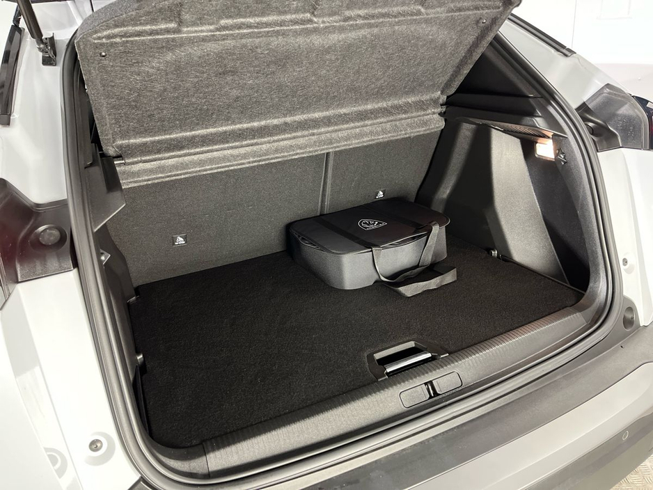 2023 Peugeot 2008 GT EV 54kWh 156PS - Reversing Camera - Climate Control - Cruise Control - Keyless Start - Auto Lights/Wipers - Apple CarPlay/Android Auto €23,750