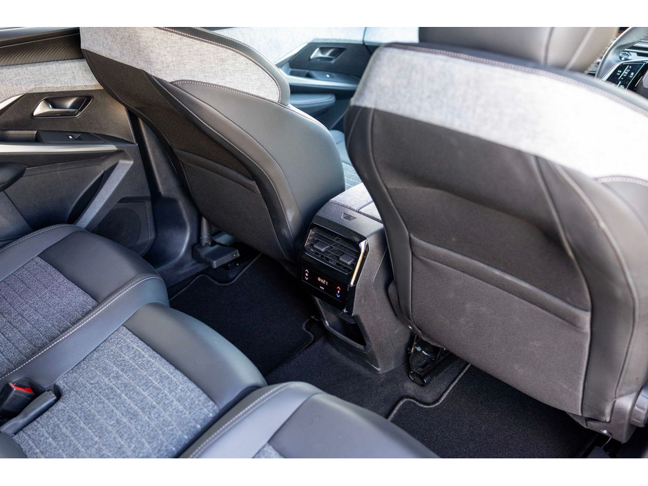 2025 Peugeot 5008 2025 Peugeot 5008 1.2 MHEV 145bhp E-DCS6 Allure €46,950