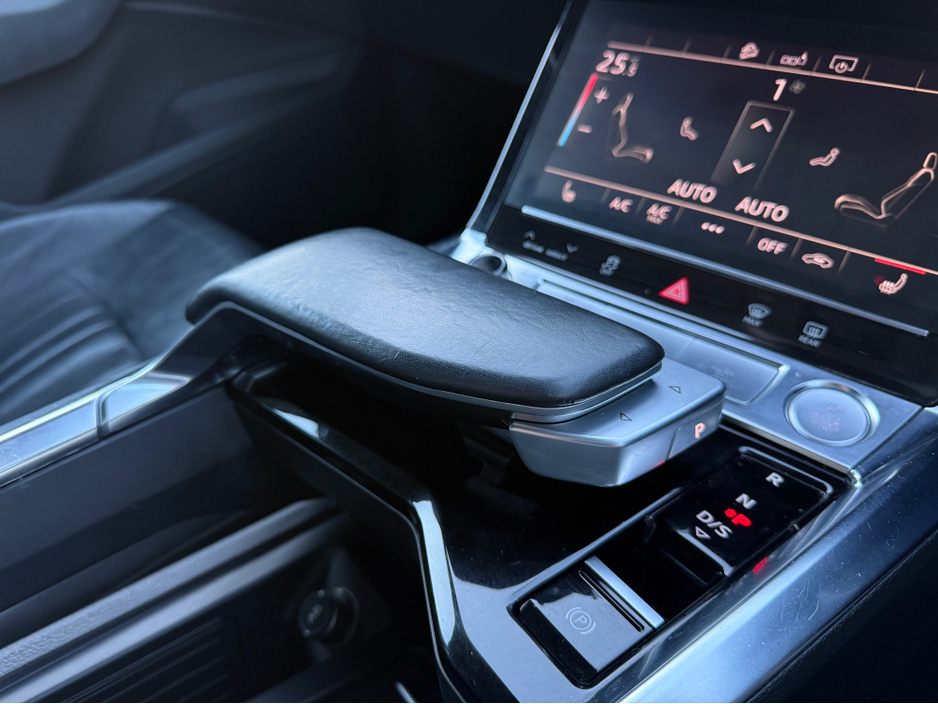 2020 Audi e-tron QUATTRO 55 5DR AUTO €23,950