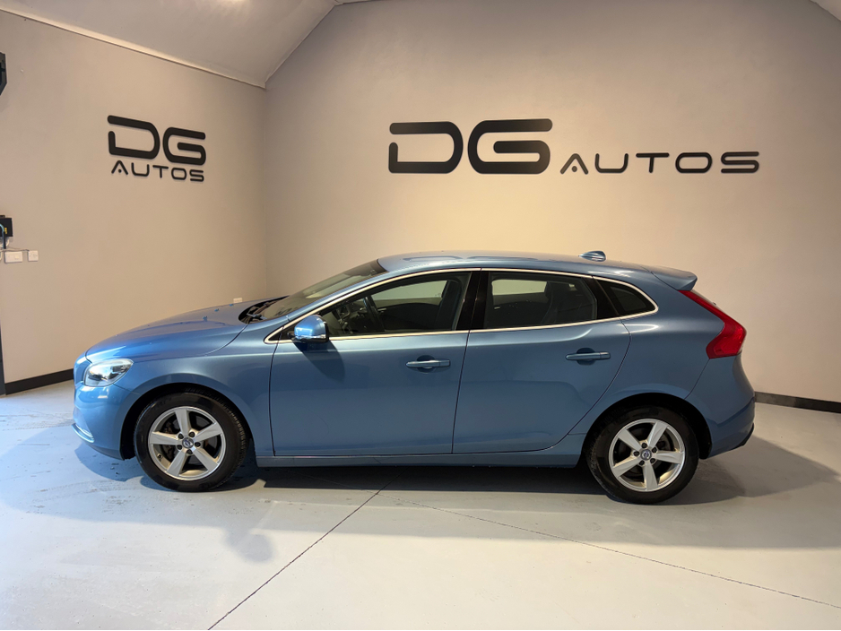 2015 Volvo V40 LOW KMS - AUTO - NEW NCT - REVERSE CAMERA €10,950