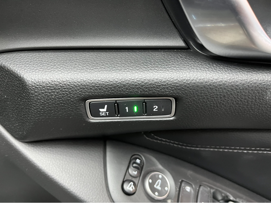 2021 Honda Accord €31950 2021 HONDA ACCORD HYBRID EX 2.0 AUTOMATIC / CRUISE CONTROL / REVERSE CAMERA / ELECTRIC MEMORY & HEATED SEATS / PADDLE SHIFTERS €31,950