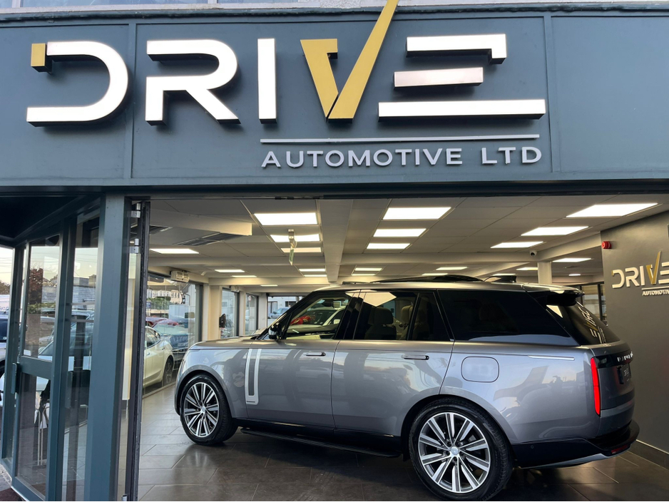 2025 Land Rover Range Rover P550 PHEV AUTOBIOGRAPHY €159,000