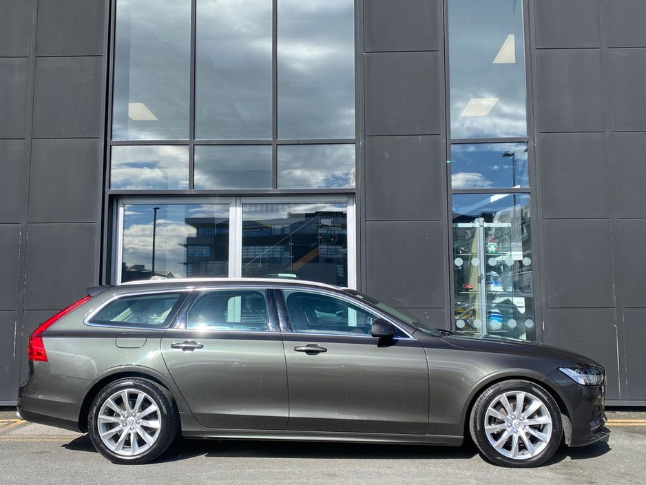 2020 Volvo V90 2.0 D4 Momentum Plus Auto 190bhp €31,900