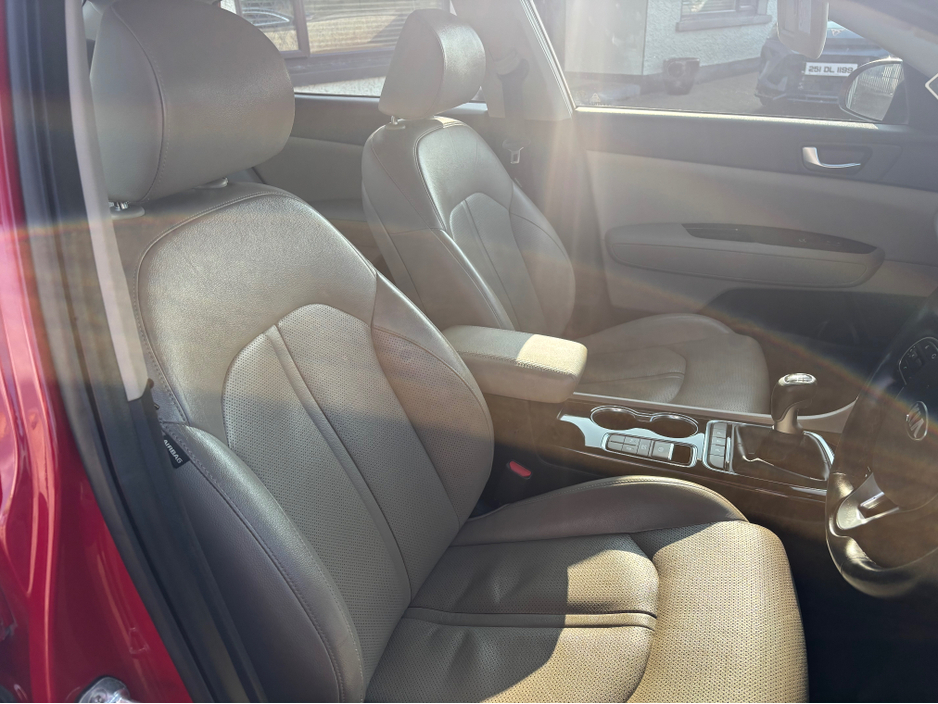 2017 Kia Optima PLATINUM 7 5DR 4DR €10,950