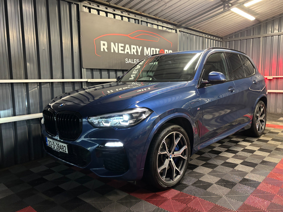 2021 BMW X5 xDrive45e M Sport €52,900