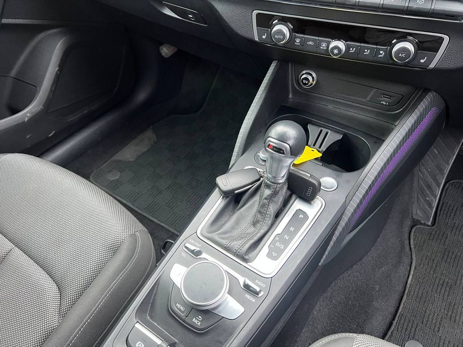 2018 Audi Q2 SPORT 1.0 TFSI AUTO // AMBIENT LIGHTING // APPLE CARPLAY/ANDROID AUTO // HEATED SEATS €20,950