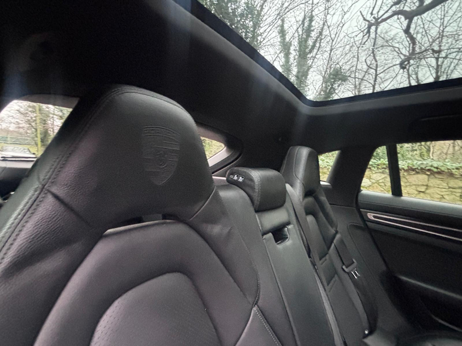 2023 Porsche Panamera 4 E-HYBRID SPORT TURISMO *Colossal Specification* €87,950