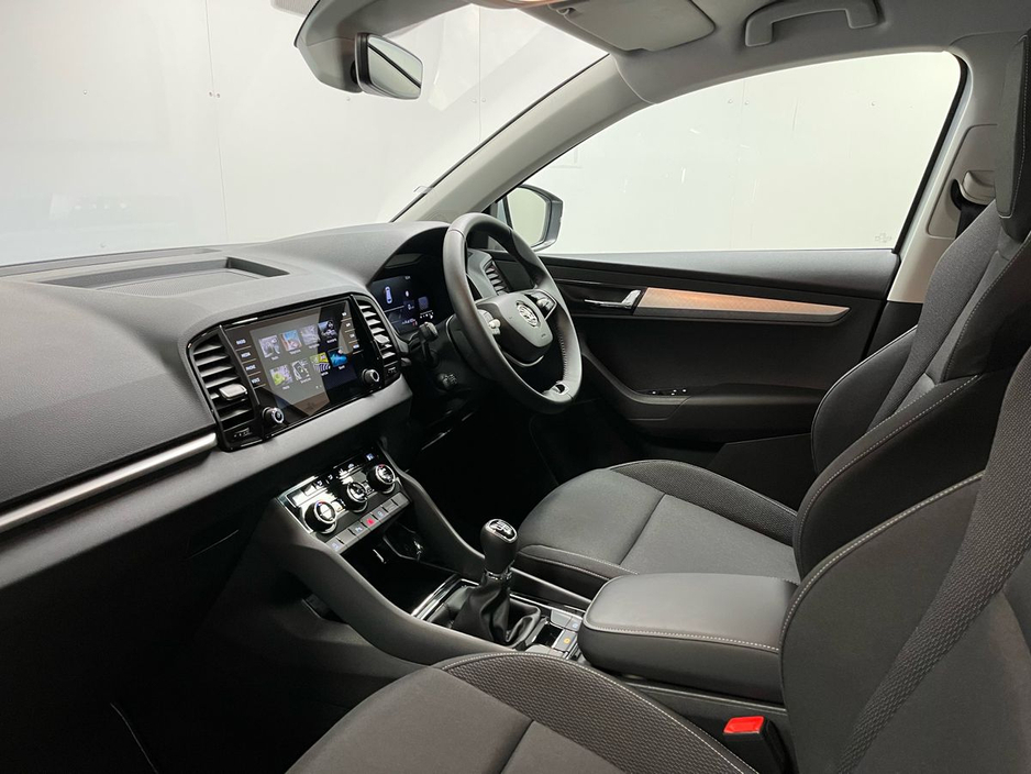 2025 Skoda Karoq Selection 2.0TDI 115BHP - Reversing Camera - Climate Control - Cruise Control - Auto Lights/Wipers - Apple CarPlay/Android Auto €36,950